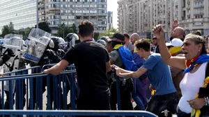 eacția Guvernului după protestul fermierilor din Piața Victoriei. Ce măsuri au discutat Bolojan și Tánczos Barna. Executivul cere încetarea violențelor