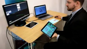 Progrese tehnologice de la Cluj: Primul simulator românesc pentru instruirea controlorilor de trafic aerian, utilizabil de pe tabletă