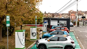 Zece noi staţii publice de încărcare a maşinilor electrice, inaugurate în Sibiu