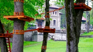 Se lansează un parc de aventură la Castelul Cantacuzino din Buşteni, din 28 mai - FOTO