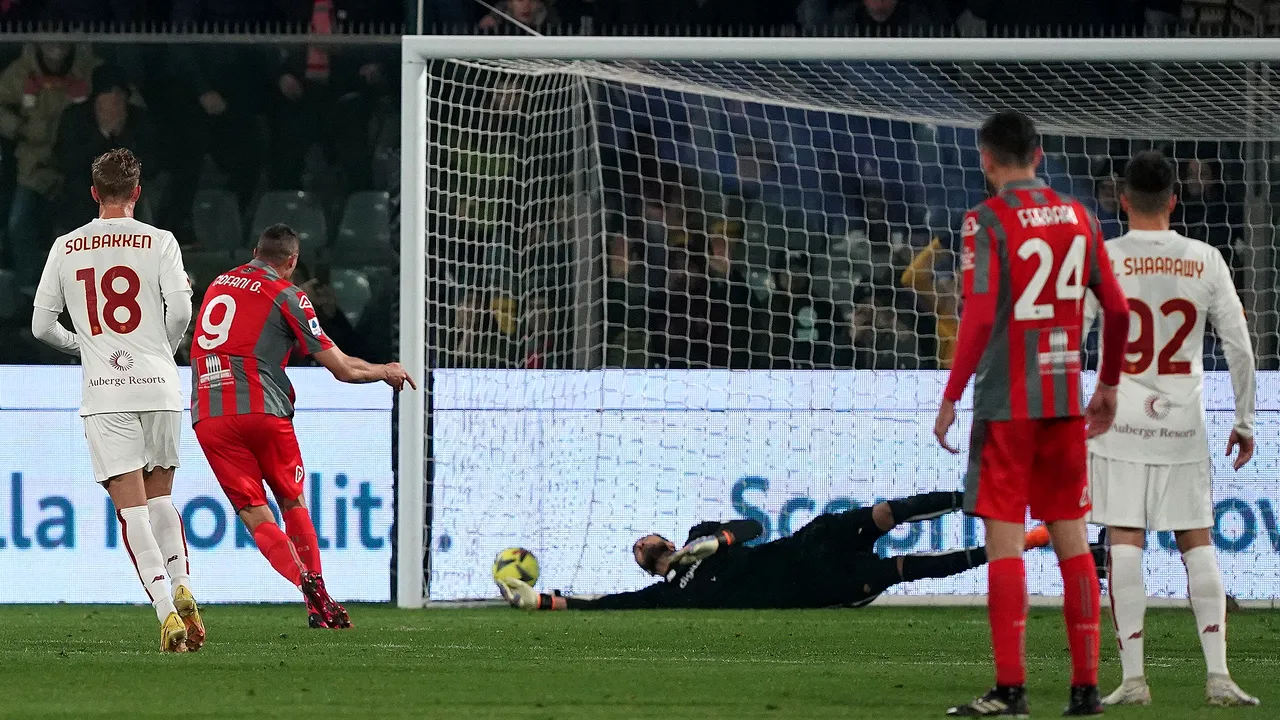 Cremonese obţine prima victorie a sezonului împotriva Romei. Mourinho a văzut cartonaşul roşu 