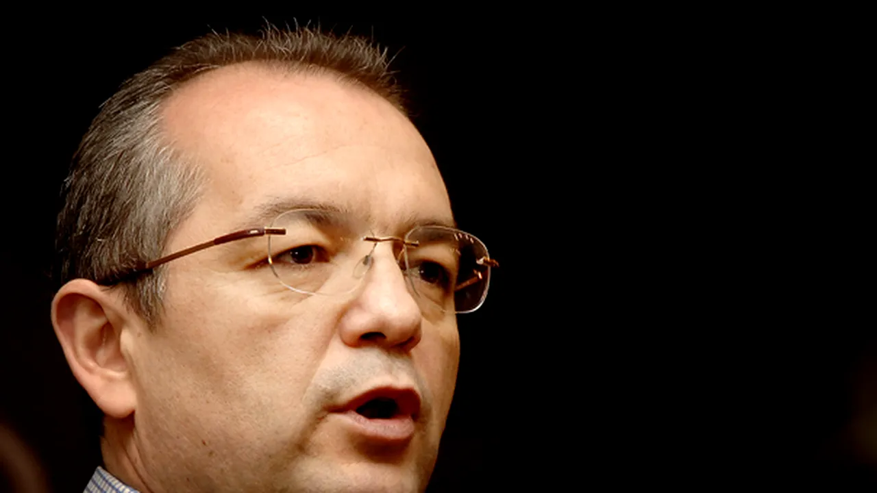 Boc: Şefii de deconcentrate vor fi schimbaţi dacă sunt aroganţi în relaţia cu oamenii
