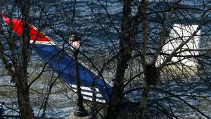 Echipajul avionului prăbuşit la New York, invitat la ceremonia de învestitură