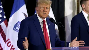 Donald Trump afirmă că nu se va retrage din cursa electorală dacă va fi condamnat