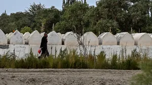 CNN: Peste 100 de cimitire ale minorităţii uigure, demolate de autorităţile chineze. Imagini din satelit