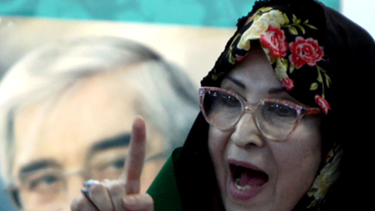 Soţia unui candidat la preşedinţia iraniană ameninţă cu plângere împoriva lui Ahmadinejad