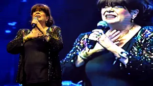 Zeci de oameni au venit la Teatrul 