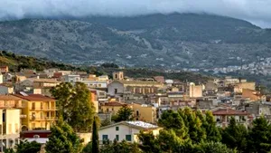 VIDEO | Oraşul din Italia care vinde case pe „un espresso”. Condiţia pe care o pun autorităţile