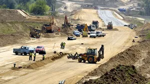 CNADNR a semnat contractul pentru revizuirea studiului de fezabilitate al autostrăzii Sibiu-Piteşti