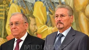 Ponta i-a invitat pe Constantinescu şi Iliescu să meargă cu el la funeraliile lui Mandela. Iliescu a declinat din cauza drumului