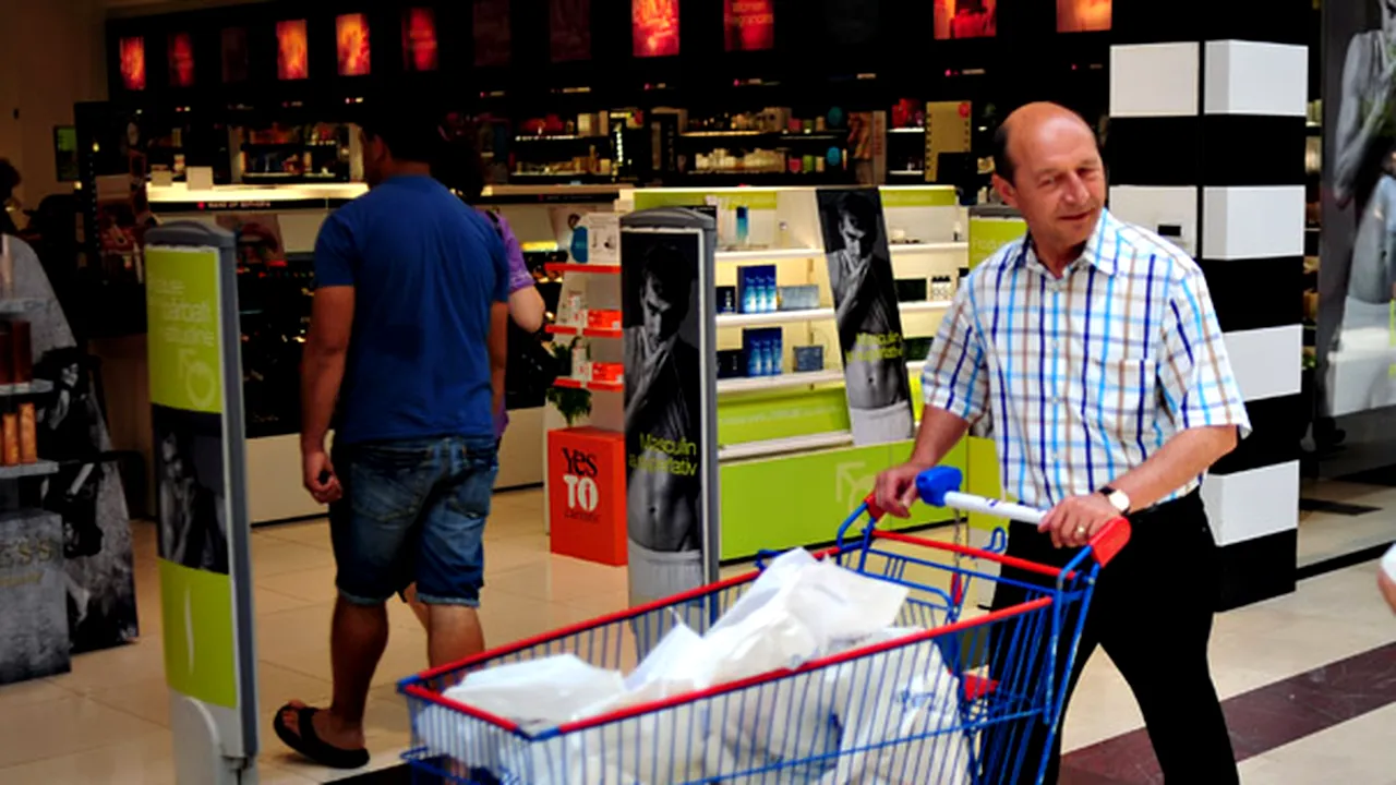 Băsescu spune că îl afectează criza economică