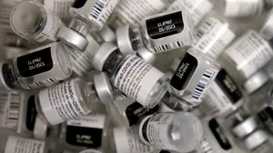 Vaccinare anti COVID-19 în România: Peste 37.000 doze Pfizer administrate vineri. Câte reacţii adverse au fost raportate