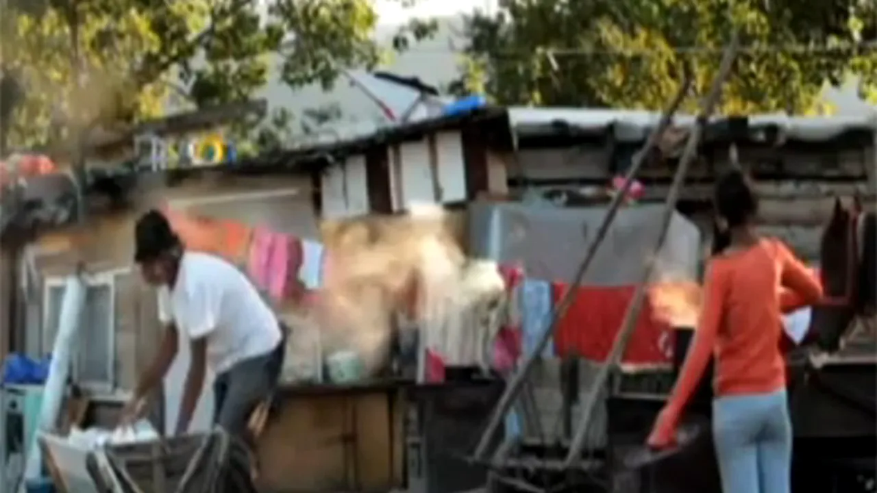 Nou material despre ghetoul romilor şi zidul de la Baia Mare, în Daily Mail - VIDEO