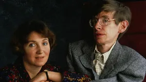 Fosta soţie a lui Stephen Hawking i-a salvat viaţa fizicianului în 1985. Jane Wilde: „Doamna Einstein a spus că fizica era unul dintre motivele divorţului” | FOTO, VIDEO