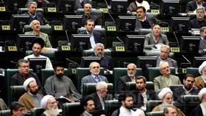 Parlamentul iranian reduce relaţiile diplomatice şi economice cu Marea Britanie