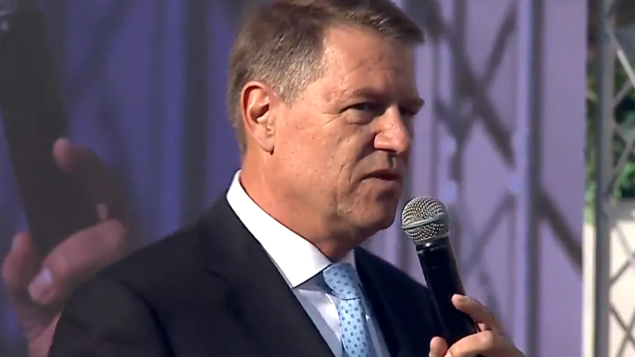 Iohannis, intrat OFICIAL în campanie, la Iaşi. Şeful statului, la MITINGUL PNL: Gaşca care vrea să pună mâna pe România vă spune că votul vostru nu contează. Fals / VIDEO