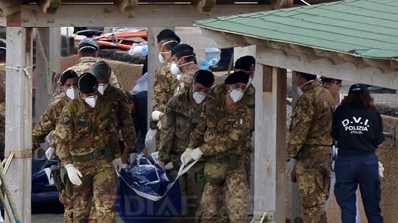 Cel puţin 19 imigranţi au murit la bordul unei nave aflate în largul Insulei Lampedusa