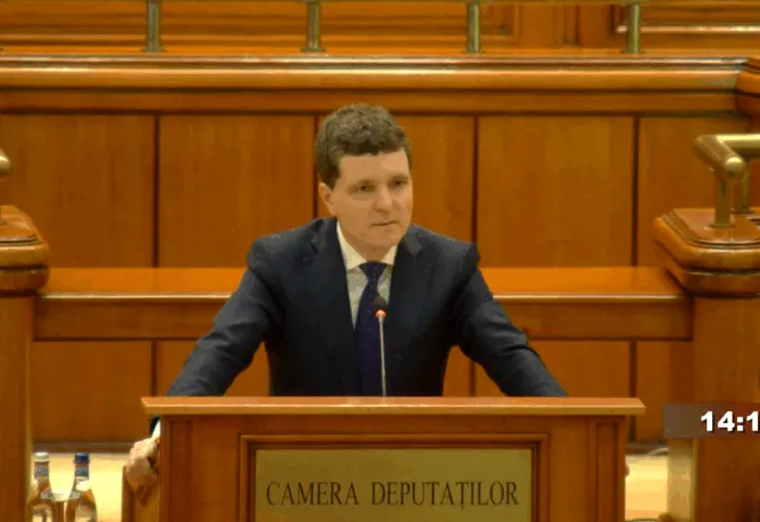 Live Text Ședința comună a Parlamentului: Președintele Nicușor Dan ține primul discurs în parlament de la depunerea jurământului de președinte, din luna mai. El a fost primit cu aplauze de parlamentari