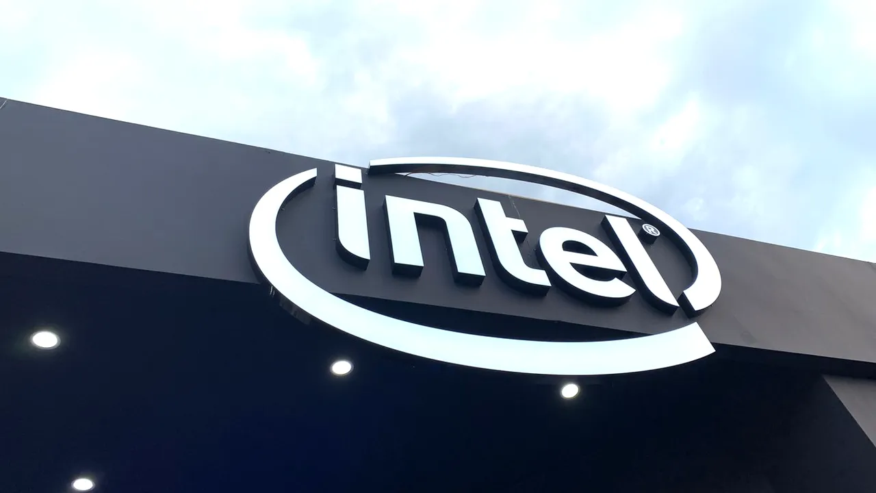 Dezastru pentru Intel, cândva starul de pe Wall Street: acţiunile se prăbuşesc cu 20% 
