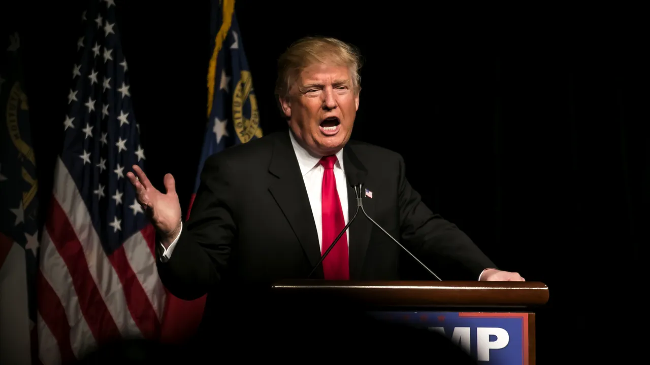Donald Trump reia atacurile la adresa lui Nancy Pelosi