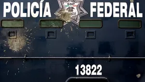 Focuri de armă în Mexico City: zeci de oameni înarmaţi au tras în poliţişti