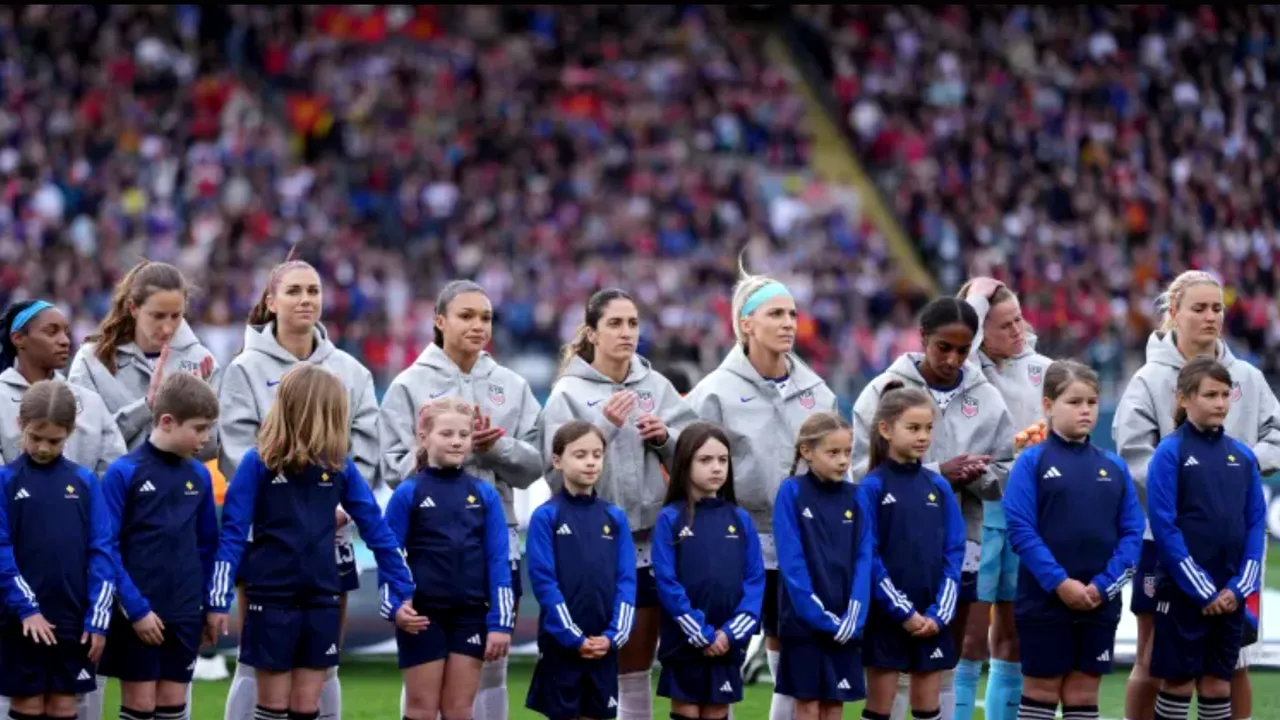 Indignare în SUA după ce naţionala de fotbal feminin nu a intonat imnul naţional la Cupa Mondială 