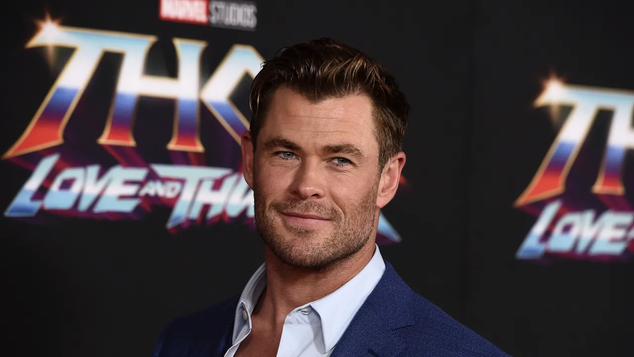 Chris Hemsworth ia o pauză de la actorie. Starul Marvel are risc crescut de Alzheimer