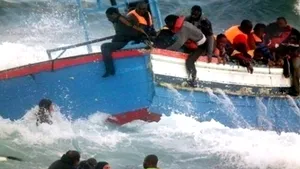O barcă cu migrați, naufragiată în apele insulei Creta: 18 migranți au murit