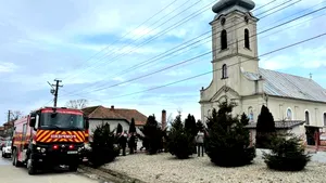 Incendiu la o biserică din Timiș, în timpul slujbei