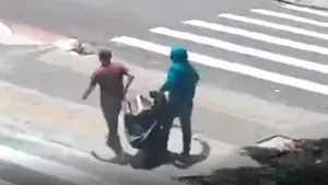 Jaf remarcabil prin simplitatea lui în Brazilia - doi hoți au venit agale, au furat 13 tablouri și au dispărut tot agale