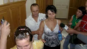 Eleva cercetată pentru 