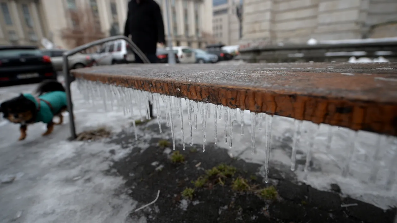 Sistemul de urgenţă 112, suprasolicitat. Bucureştenii, avertizaţi prin sistemul RO-ALERT să nu sune la 112 decât în caz de urgenţe majore