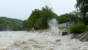 Cod galben și cod portocaliu de inundații pe râuri din bazinele Călmățui și Argeș