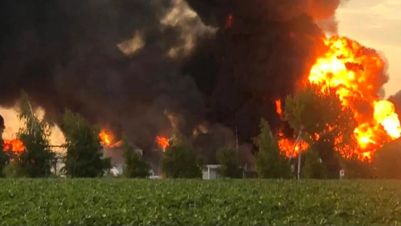 Un depozit de combustibil în estul Ucrainei a fost distrus în urma unui atac aerian
