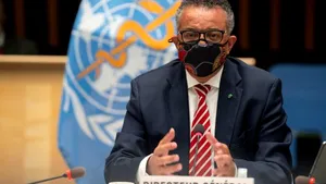 Avertismentul şefului OMS: Rata de infectare cu SARS-CoV-2 se apropie de cel mai înalt nivel de la începutul pandemiei