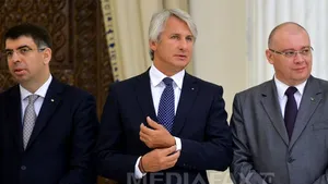 Teodorovici l-a întrebat pe Iohannis dacă promulgă Codul Fiscal. Iohannis: Vedem mai târziu