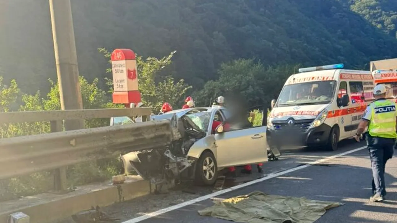 Accident pe DN 7, în Sibiu. Maşina condusă de un bucureştean de 81 de ani a ieşit în decor