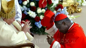 Peste un miliard de catolici aşteaptă primul papă de culoare