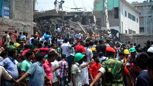 Manifestaţii ale muncitorilor în Bangladesh: Mii de oameni cer măriri salariale. Poliţia a tras cu gloanţe de cauciuc