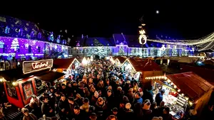 1 DECEMBRIE: Staţiunile de la munte, aproape pline de turişti în minivacanţa de Ziua Naţională