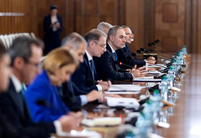 ECONOMIC Planurile Finanțelor pentru 2027: compensarea accizei la motorină, bani pentru investiții și noi finanțări pentru firme