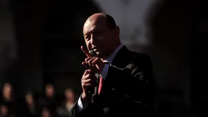 Băiatul lovit de Băsescu se teme pentru viaţa sa şi a mamei sale