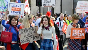 FOTO | Mesaj revoltător afişat într-un bloc din Norwich în ziua Brexit-ului. Poliţia a deschis imediat o anchetă