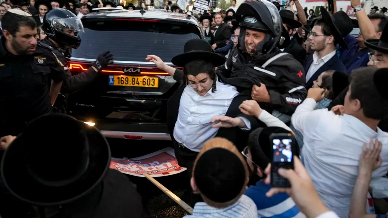 Chemaţi să facă armata, ultra-ortodocşii israelieni au ieşit în stradă. Ciocniri şi cinci arestări