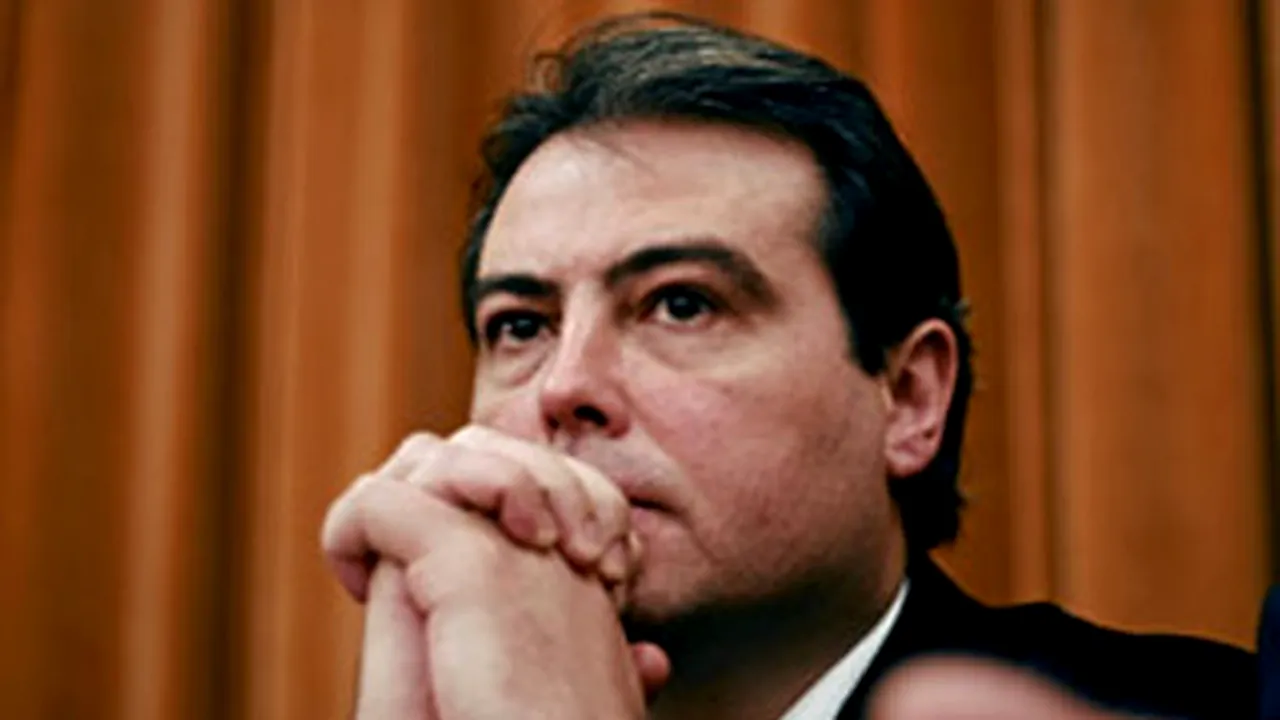 Adrian Cioroianu, obligat la plata unei pensii de 1.200 de lei