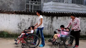 Copiii cu handicap din China sunt excluşi din sistemul educaţional