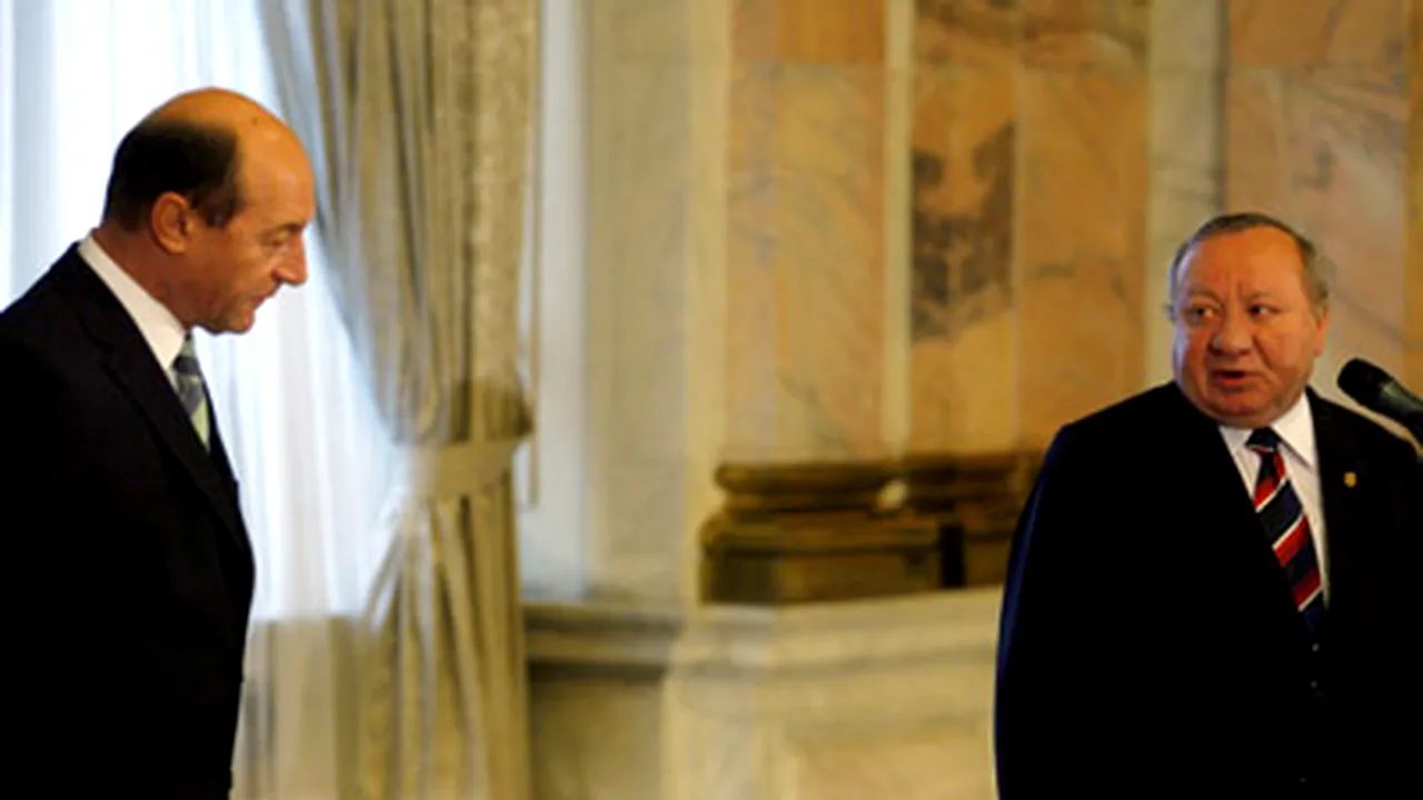 Băsescu a discutat cu preşedintele Curţii Constituţionale la Parlament