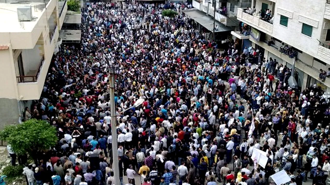 Protestele continuă în Siria: Peste 250.000 de manifestanţi s-au adunat în Duma