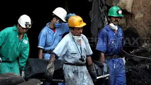 Cel puţin 30 de mineri au rămas blocaţi într-o exploatare minieră din Columbia după o explozie