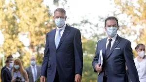Iohannis şi Orban, la recepţia oferită de Ambasada SUA, după ce Guvernul a relaxat măsurile special pentru astfel de evenimente